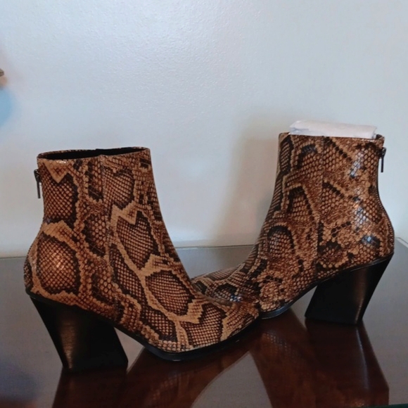 🔹️Dolce Vita - Issa Ankle Boots - Picture 7 of 12